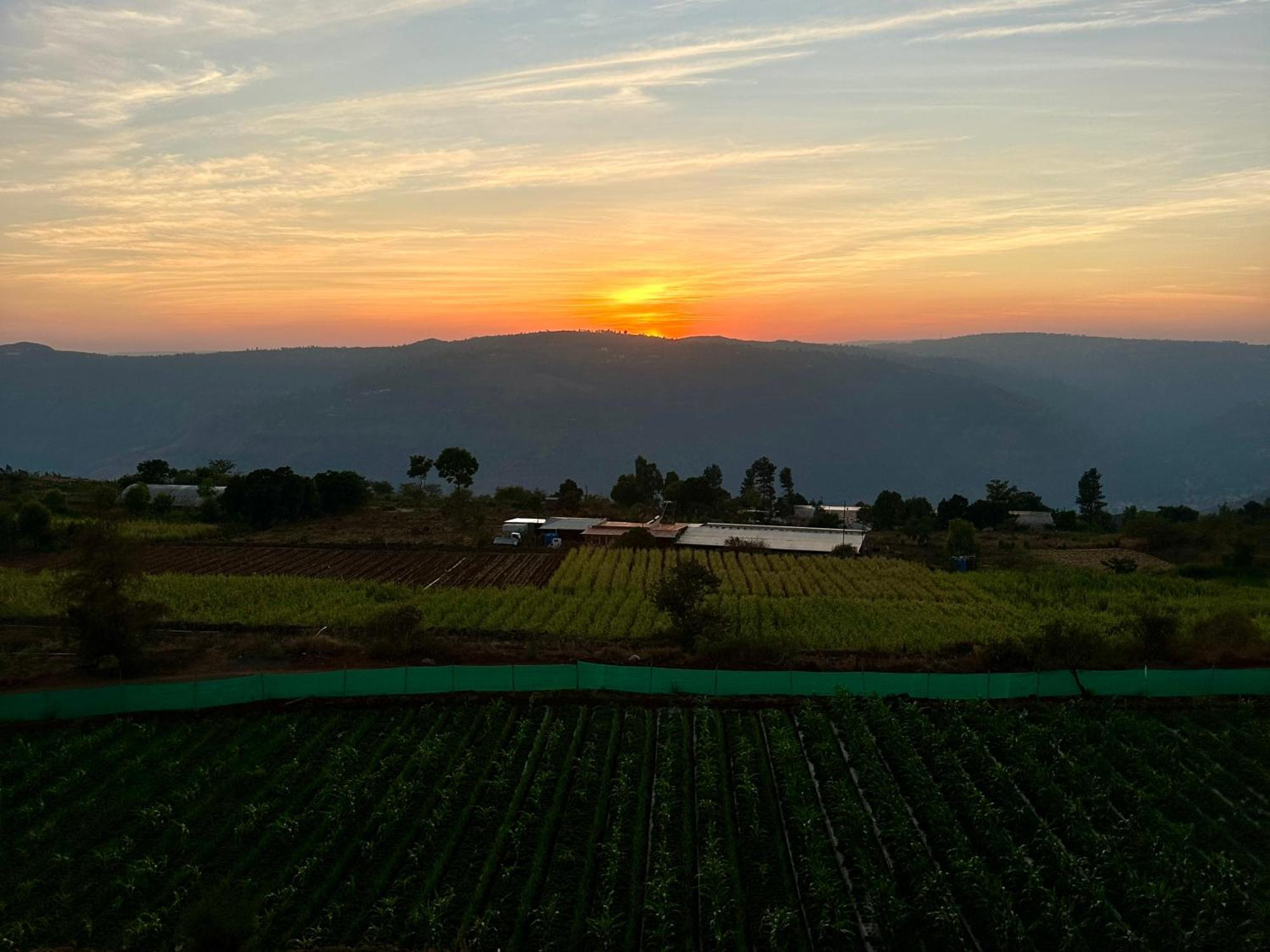 Hollywood Palace Resort Panchgani Exterior foto