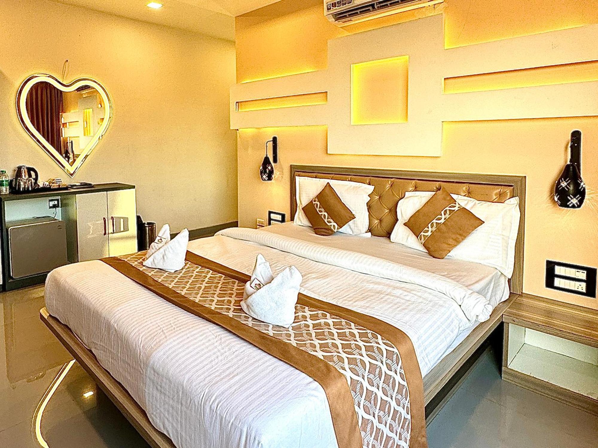 Hollywood Palace Resort Panchgani Exterior foto